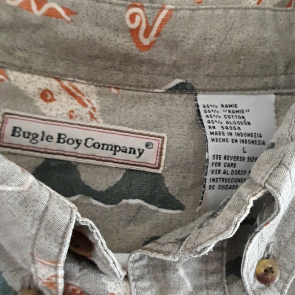 Bugle Boy company men's casual shirt - Picture 2 of 3